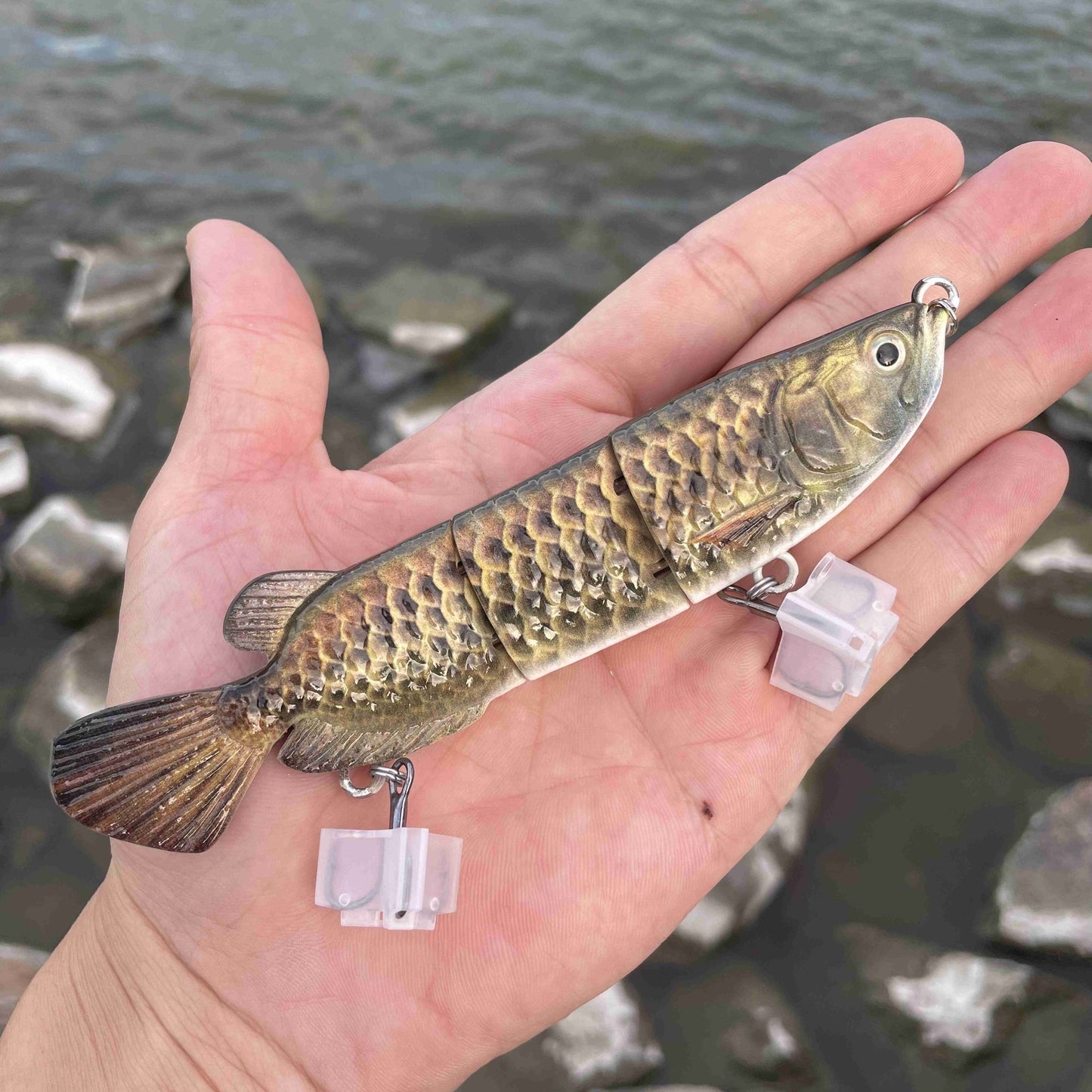 Real shot: Bionic Golden Dragonfish full-water depth bionic lure, hard lure, slow sinking, multi-segmented lure for sea fishing.